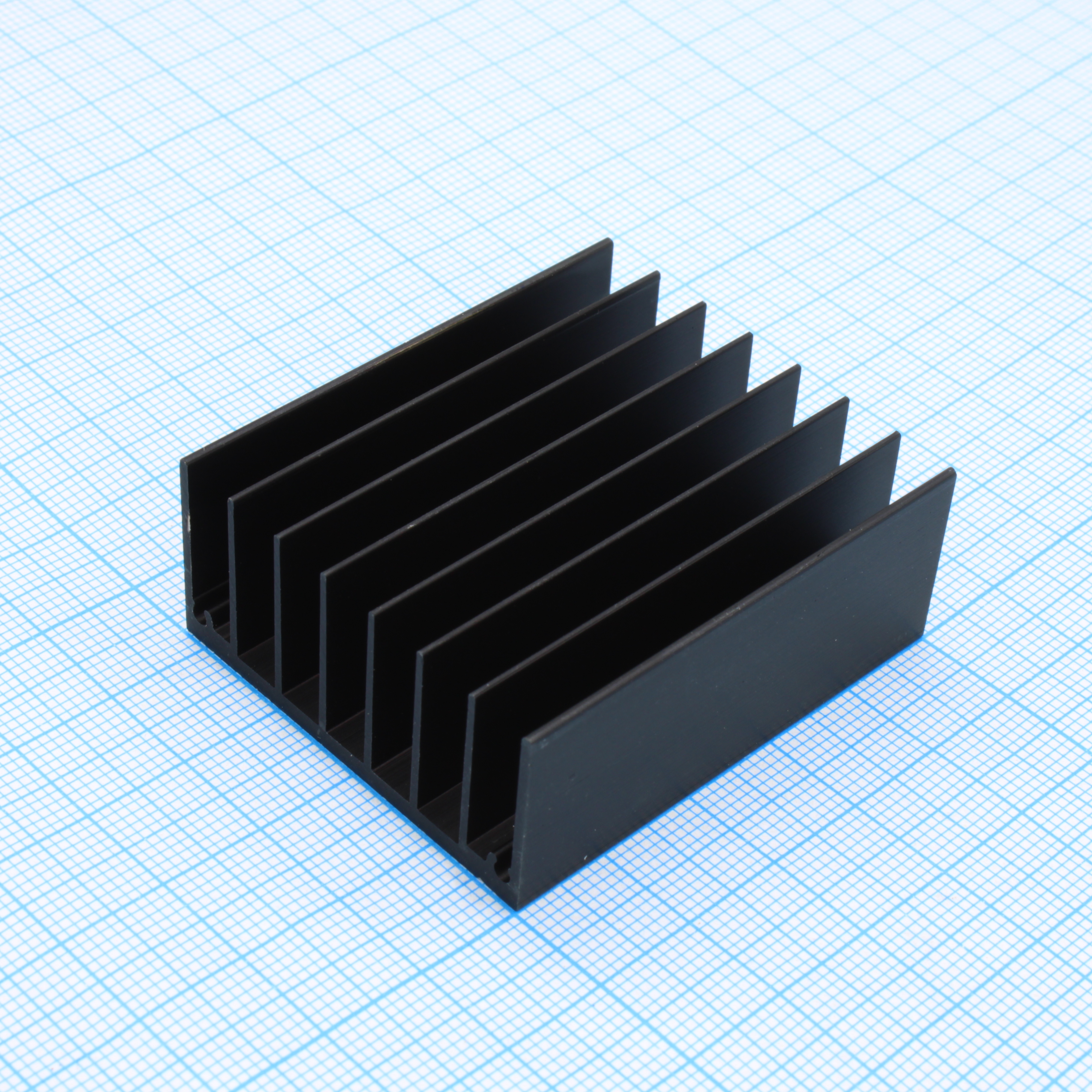 6800437